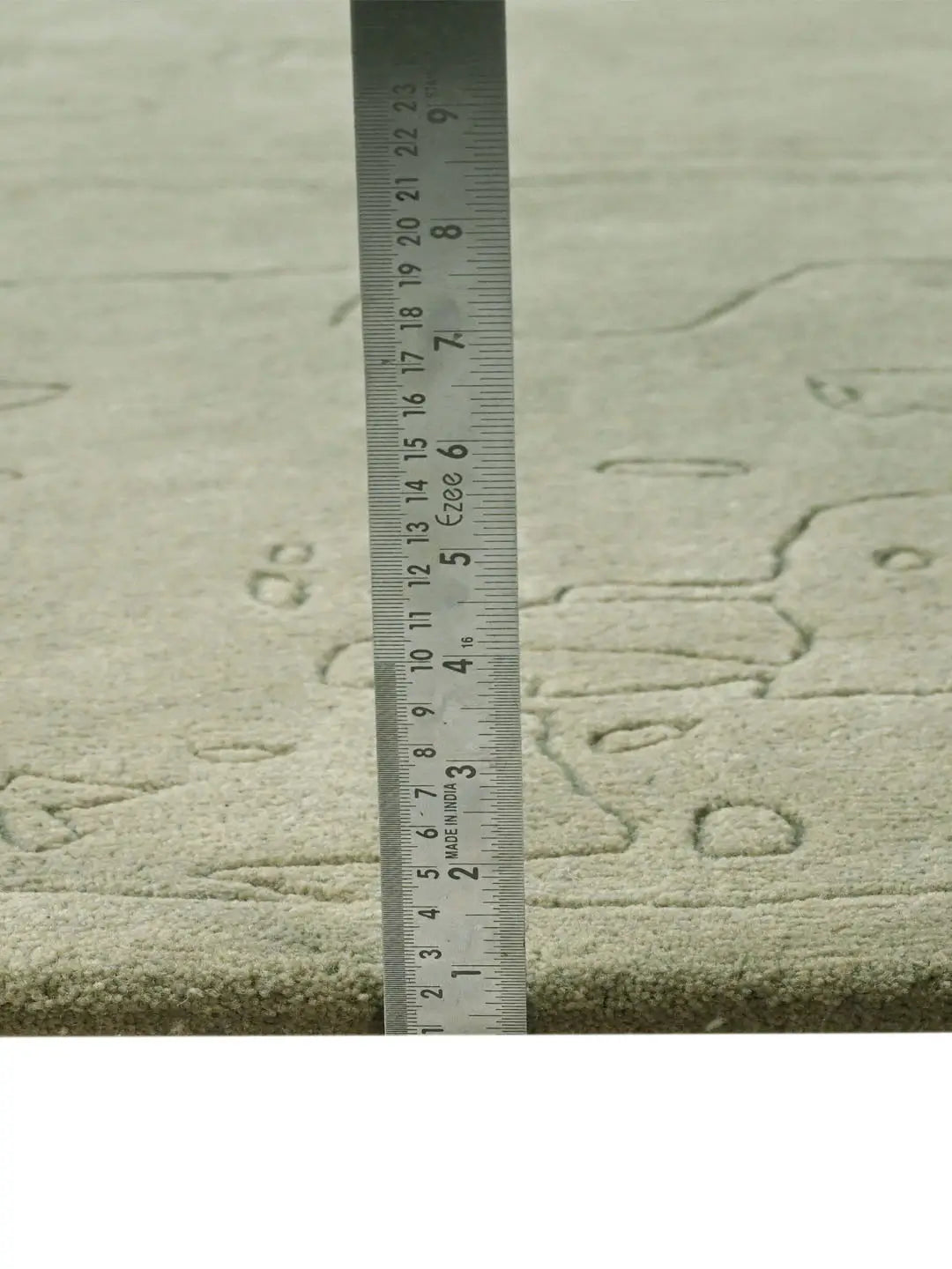 measuring hand tufted wool rug pile