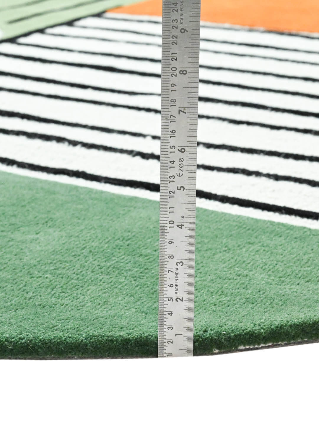 measuring pile height of round rug